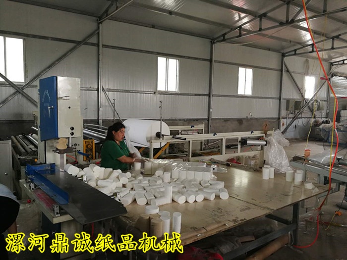 衛(wèi)生紙加工現場